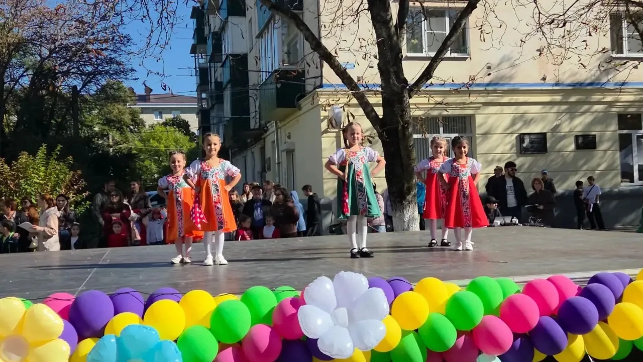 🎉🌇 «МАЙКОП, С ДНЁМ ГОРОДА!» — НАШИ ЗВЁЗДОЧКИ ИЗ «СКАЗКИ» ЗАЖГЛИ ПРАЗДНИЧНУЮ СЦЕНУ! ⭐💃