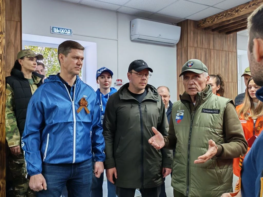 «Единая Россия» доставила гуманитарную помощь штабу #МЫВМЕСТЕ в Туапсе 🤝  Волонтёрам передали продов