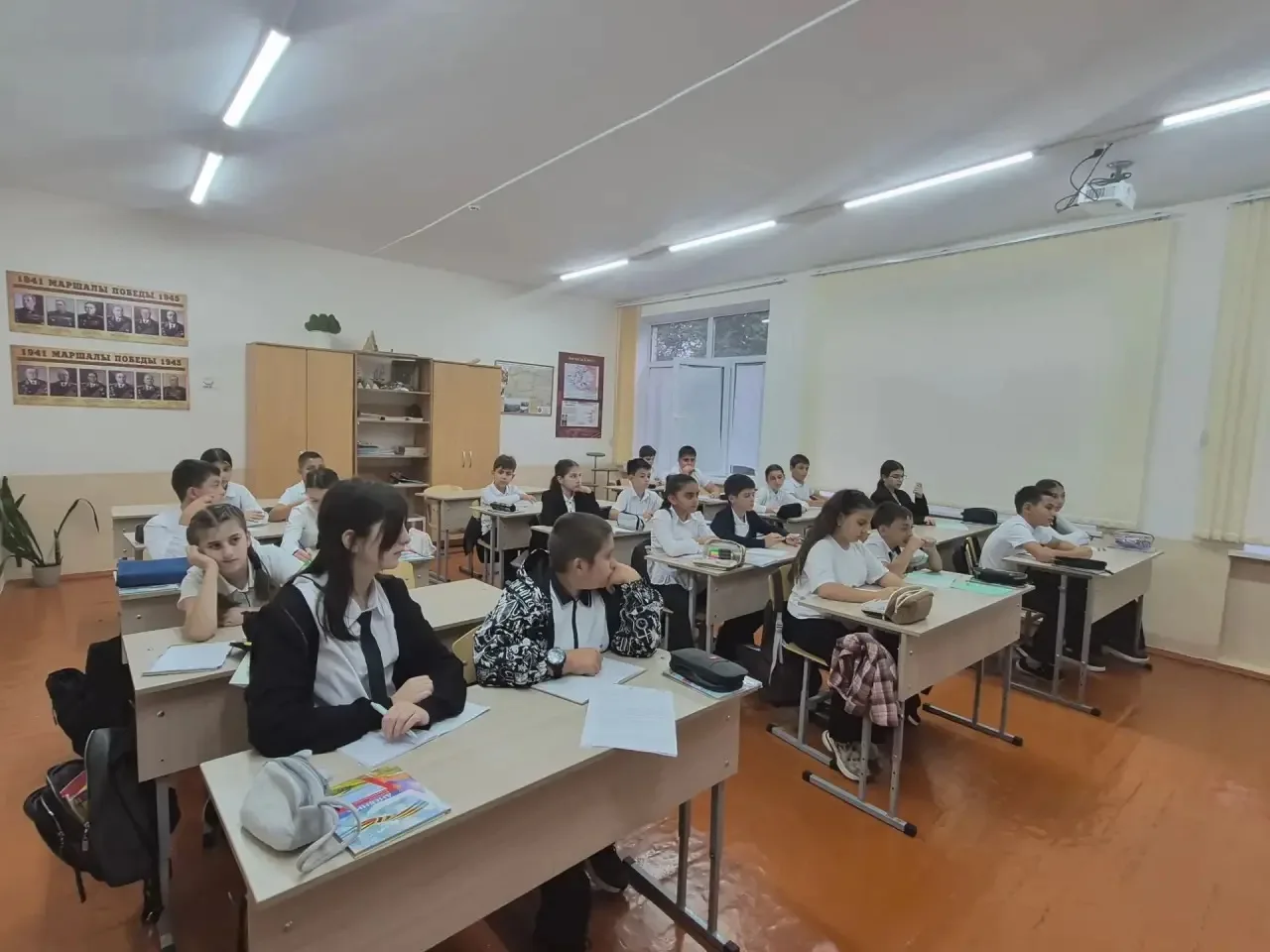 ️ Сегодня в 5 «В» классе прошел особенный урок «Разговоры о важном». Мы говорили о дате...