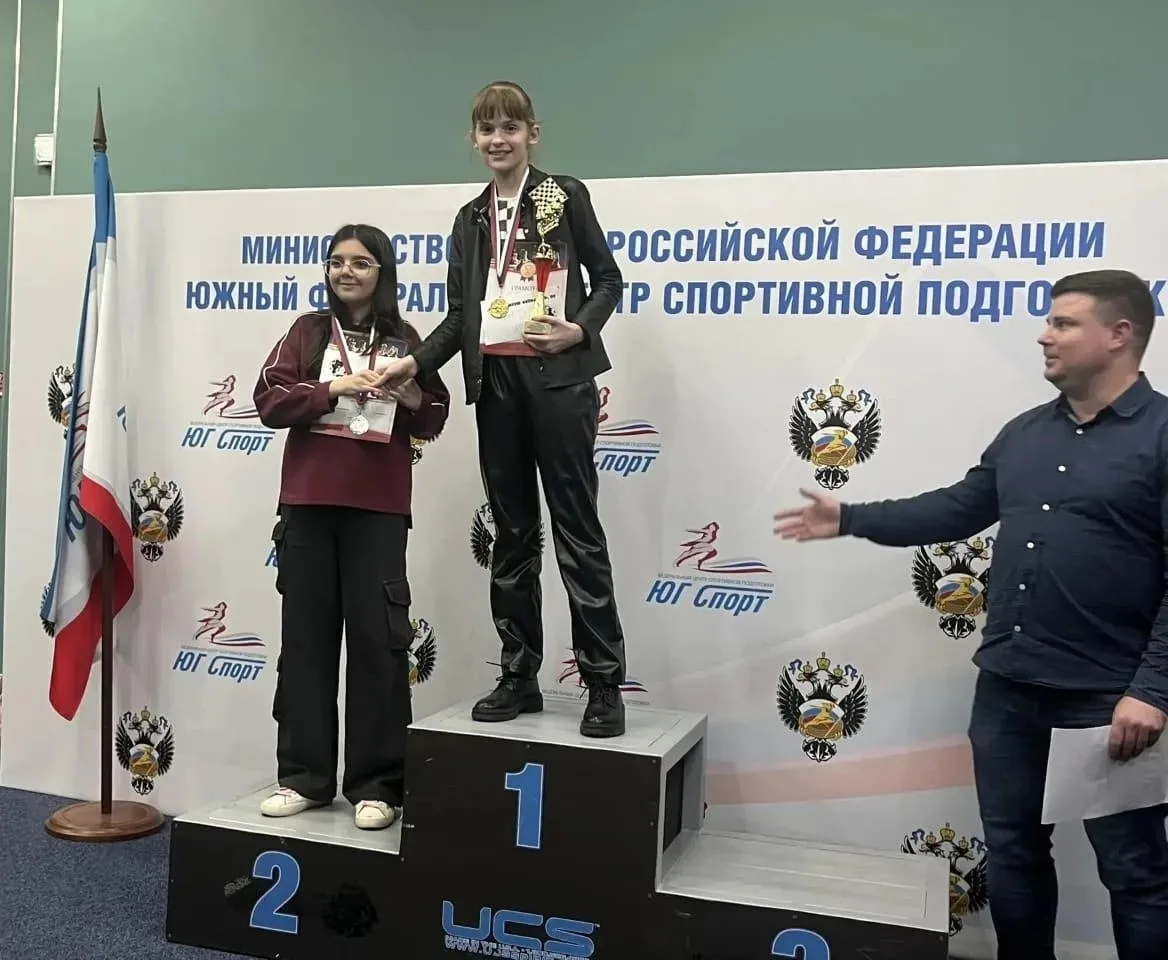 Поздравляем нашу ученицу 6А класса Третьякову Валерию, занявшую 1 место в городском турнире по шахма