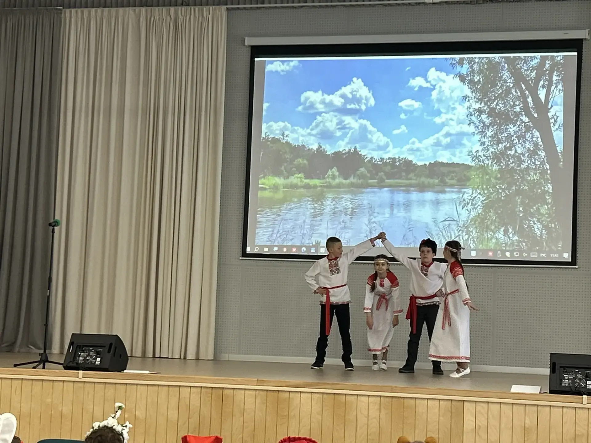🇷🇺 Фестиваль «В дружбе народов — единство России» набирает обороты! 💥  3 классы открыли новую главу 