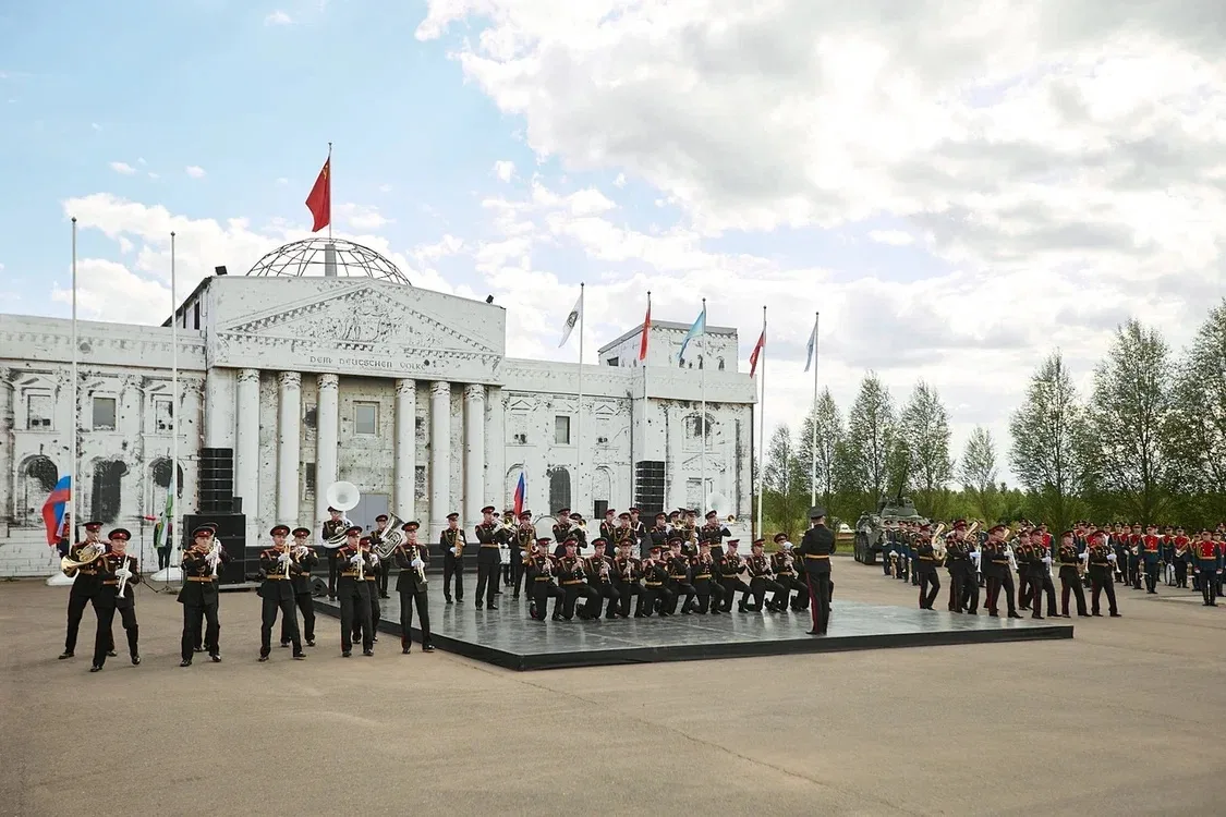 В парке «Патриот» стартовала Международная военно-спортивная игра «Наследники Победы». Она объединил