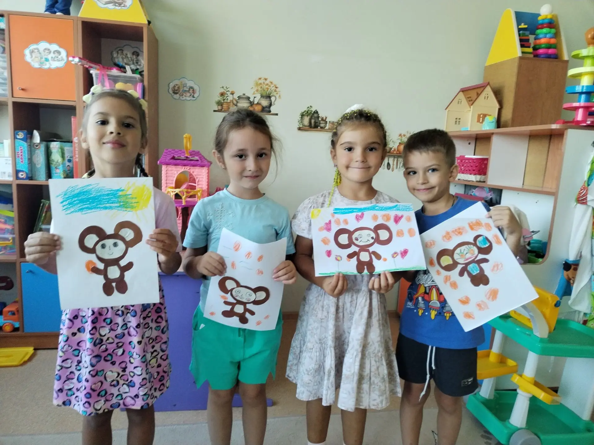 Подарок Чебурашке от группы «Колокольчики»!