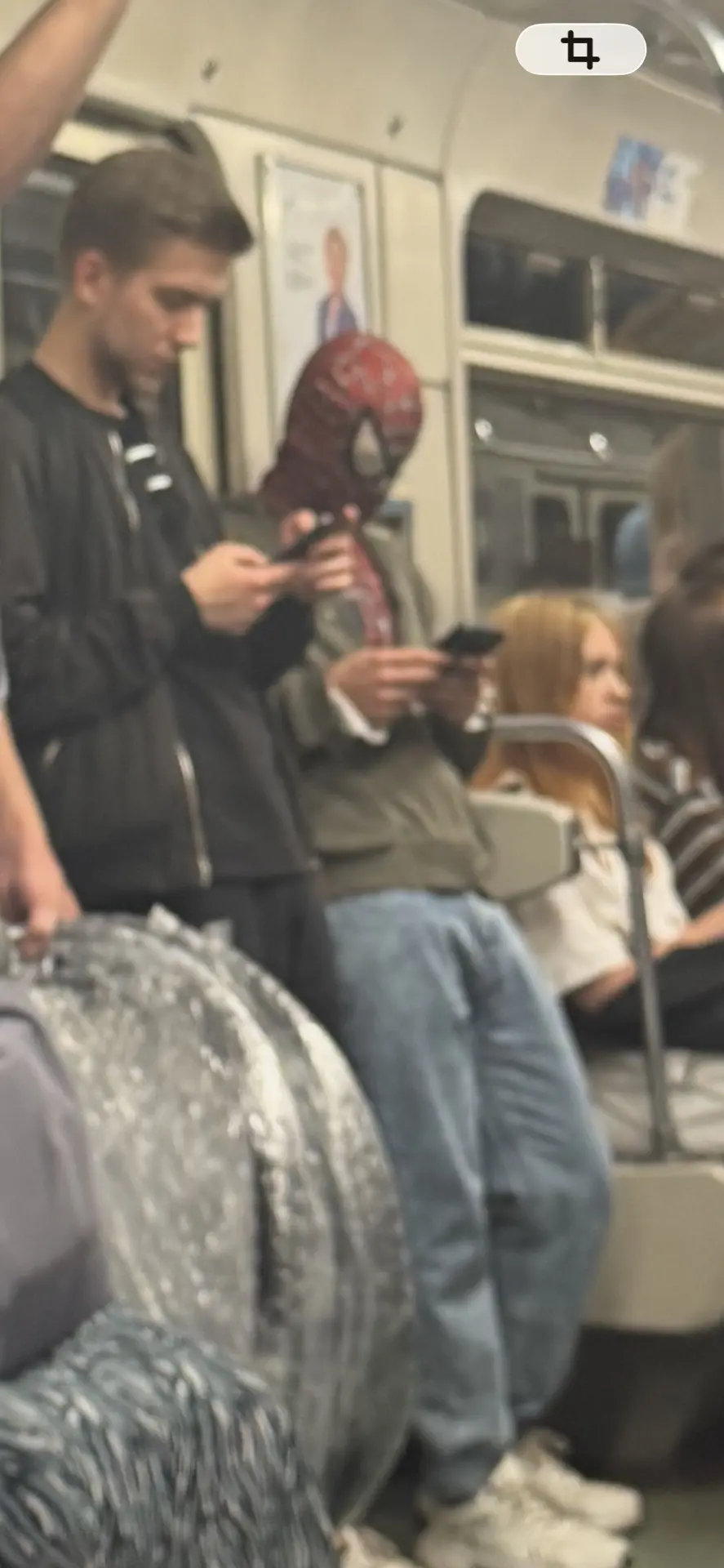 Шутки шутками, а человек-паук похоже просто ездит в метро :)))) паутину не тратит