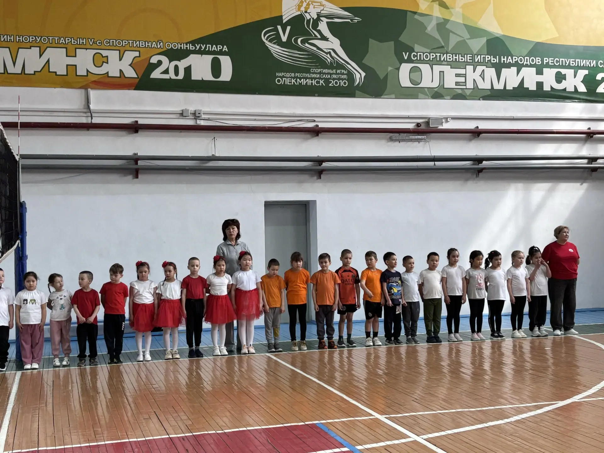 В спорткомплексе «Чароит» прошел фестиваль «ГТО — мой лучший друг» среди воспитанников ...