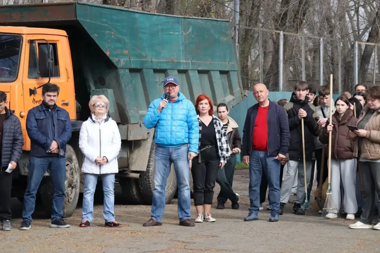 Чистый город к светлому празднику!  В преддверии праздника Великой Пасхи студенты и преподаватели НГ