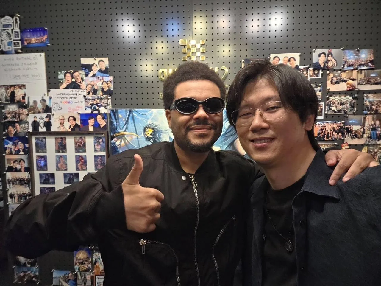 The Weeknd побывал в южнокорейской студии Shift Up и встретился с главой компании Ким Х...