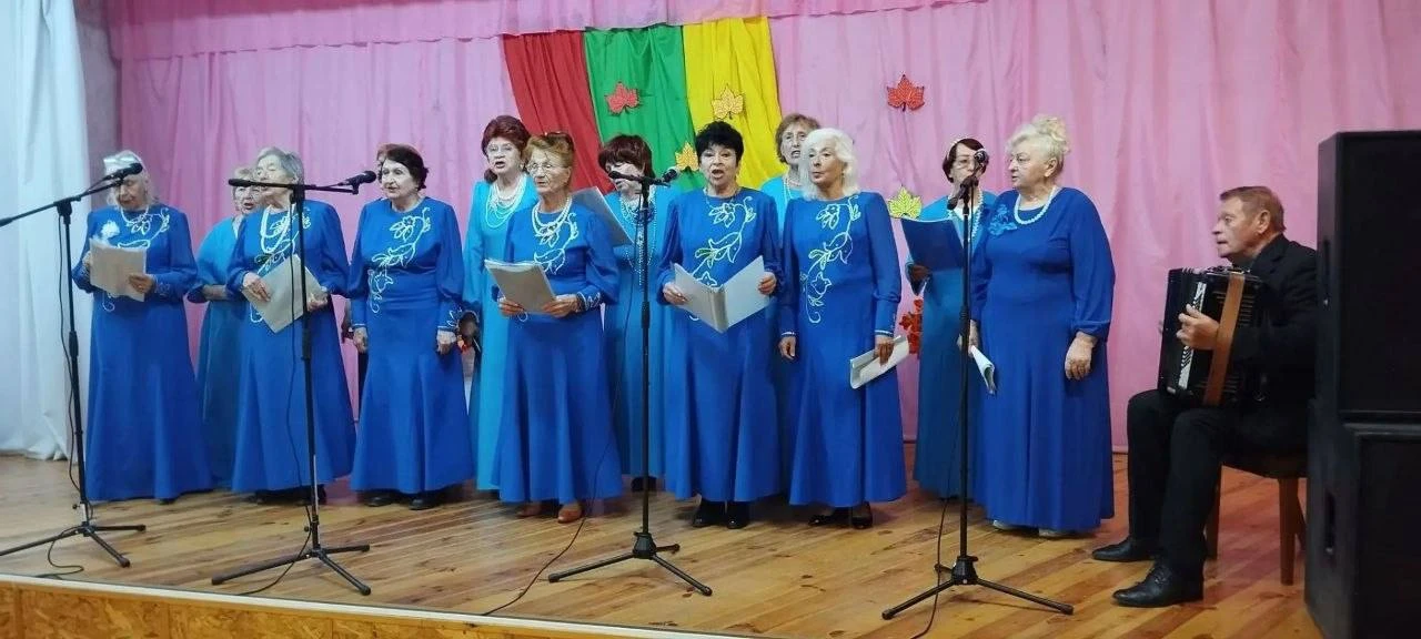 🎶 В Бердянске провели праздничный концерт ко Дню пожилого человека