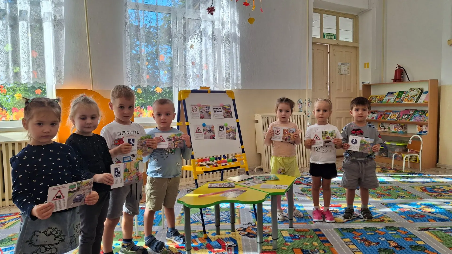 🚦 В младшей группе прошло мероприятие по ПДД! Малыши в игровой форме повторили дорожны...