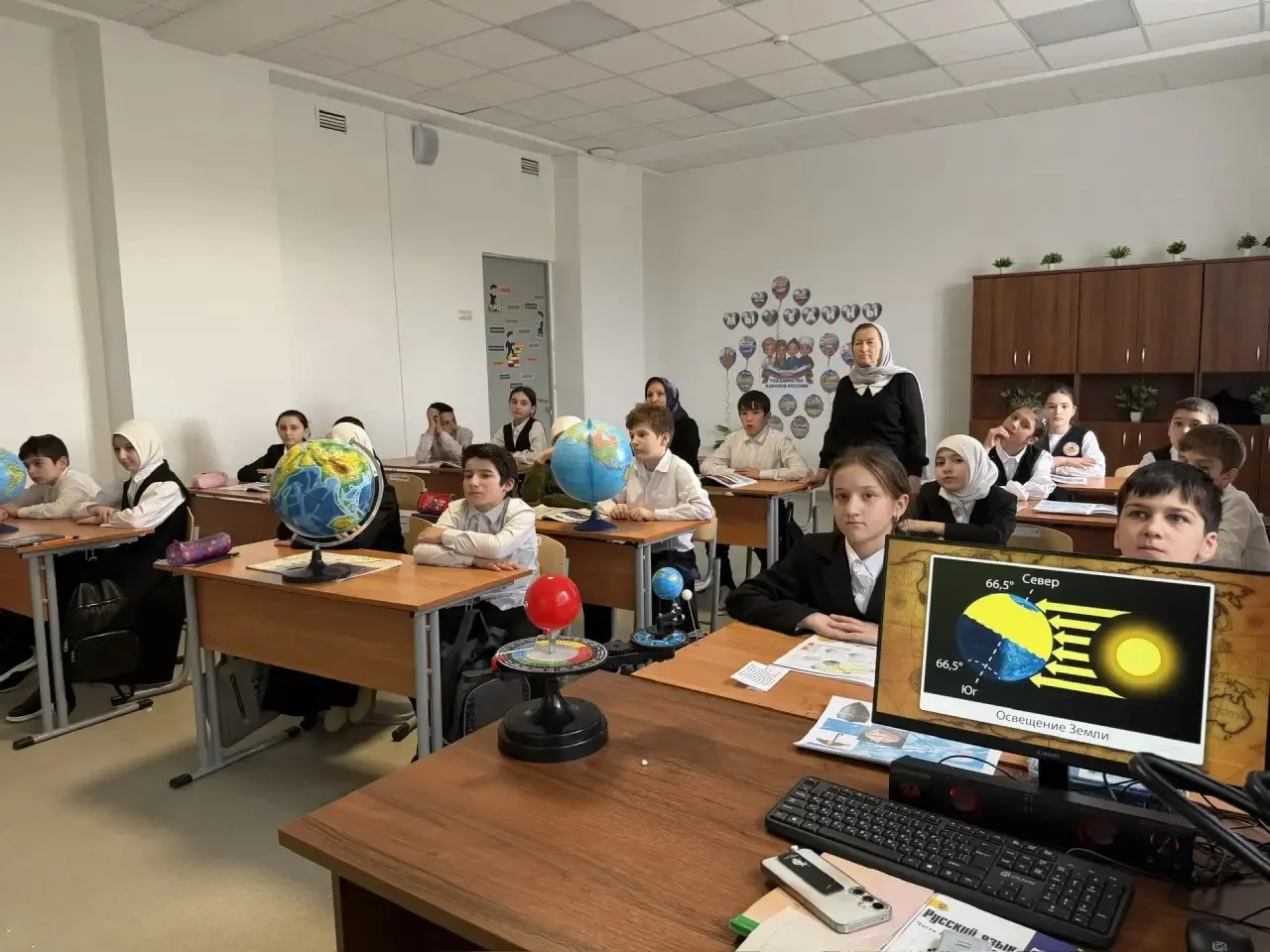 Завершилась «Неделя естественных наук»  🎉 Яркое и красочное открытие положило начало целой неделе ин