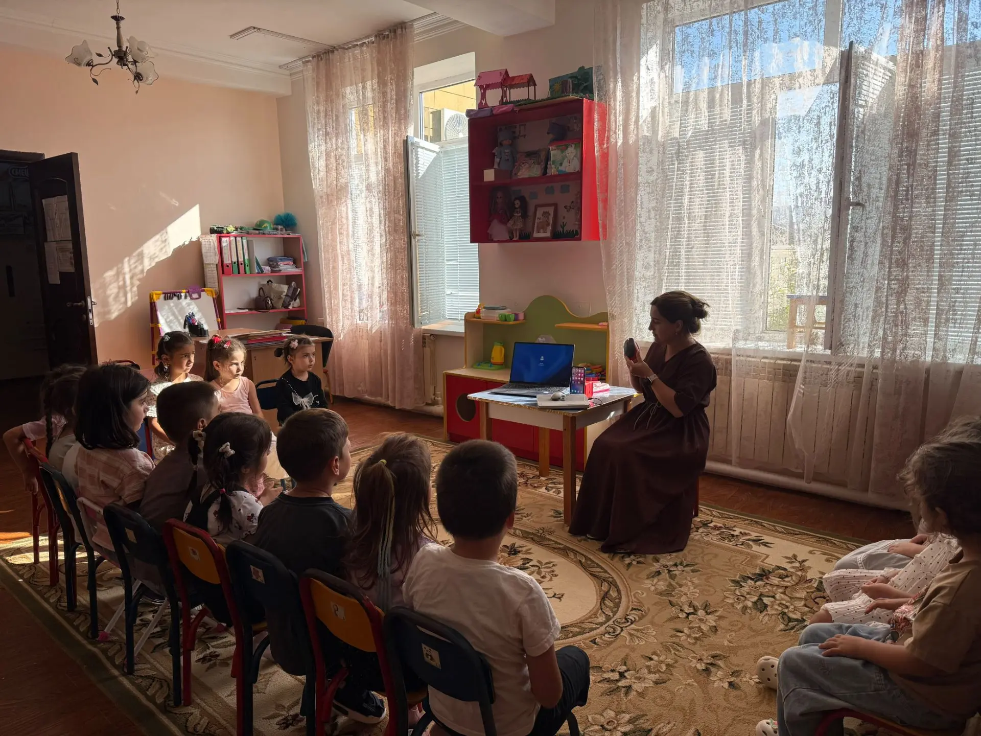 Беседа в старшей группе "Смешарики " на тему:"Используем гаджеты рационально. "