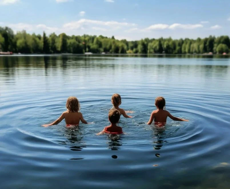 Родители будут нести ответственность за купание детей без присмотра взрослых