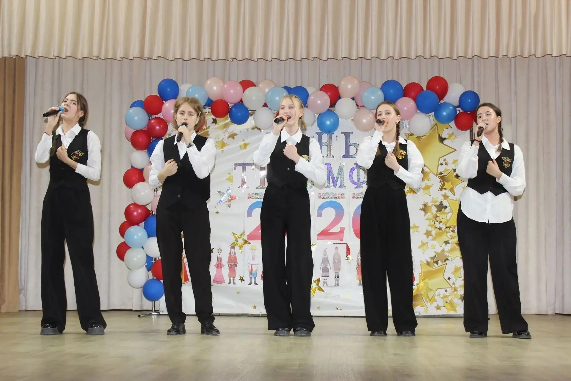 🎉 ДЕНЬ ТРИУМФА В ШКОЛЕ №23! 🏆 16 апреля в нашей школе прошла торжественная церемония чествования поб