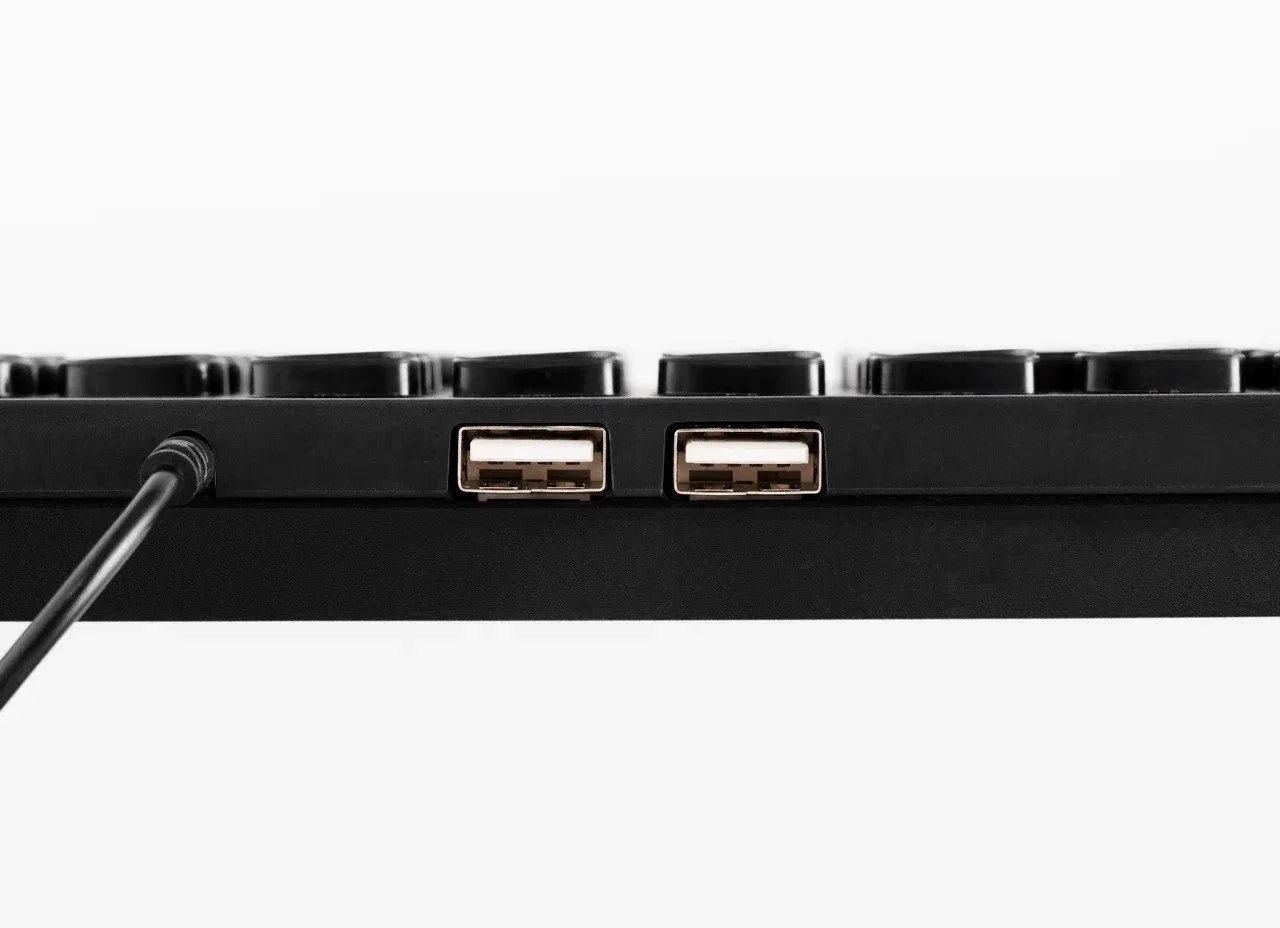Наша новая клавиатура получила встроенный USB-хаб.