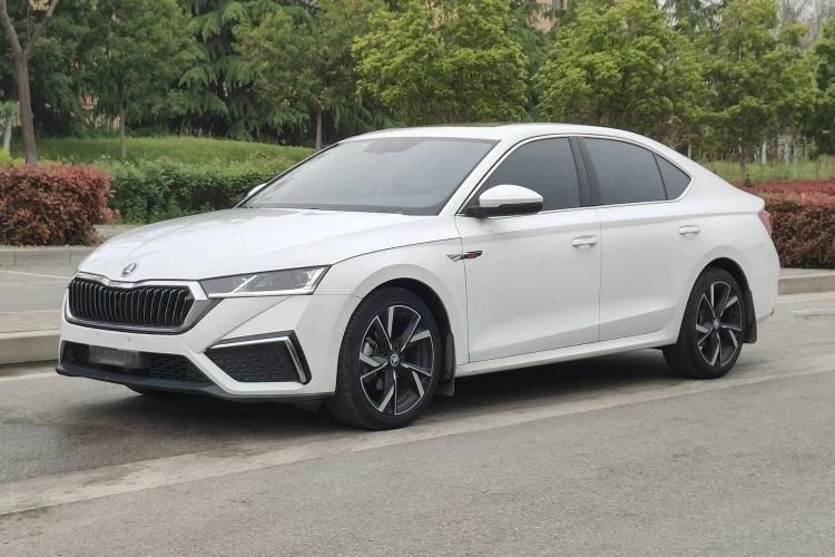 Simply Clever! 

🚘 Skoda Octavia

• год 2021-2023
• объем - 1,4 л, бензин
• мощность - 150 л.с.
• т