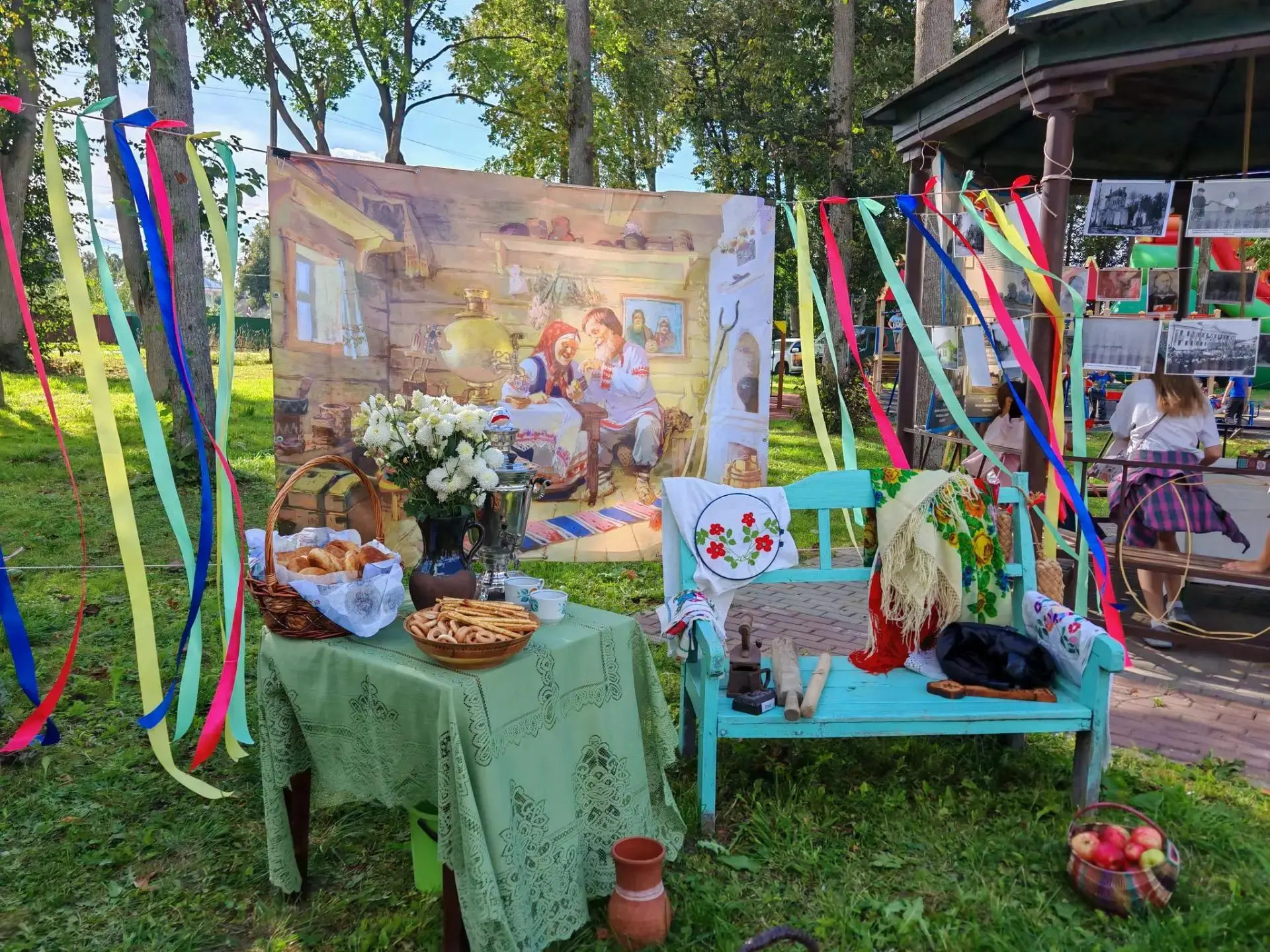 ЕЛЬНЯ В СЮЖЕТАХ И ЛИЦАХ