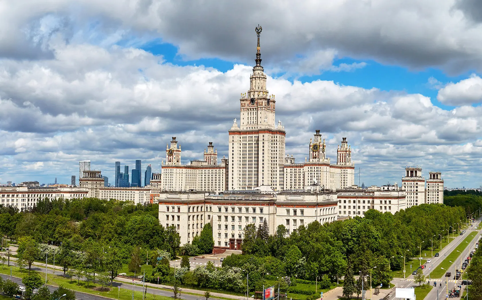 Времена меняются

Конкурс в московские колледжи по некоторым направлениям оказался выше, чем в МГУ, 