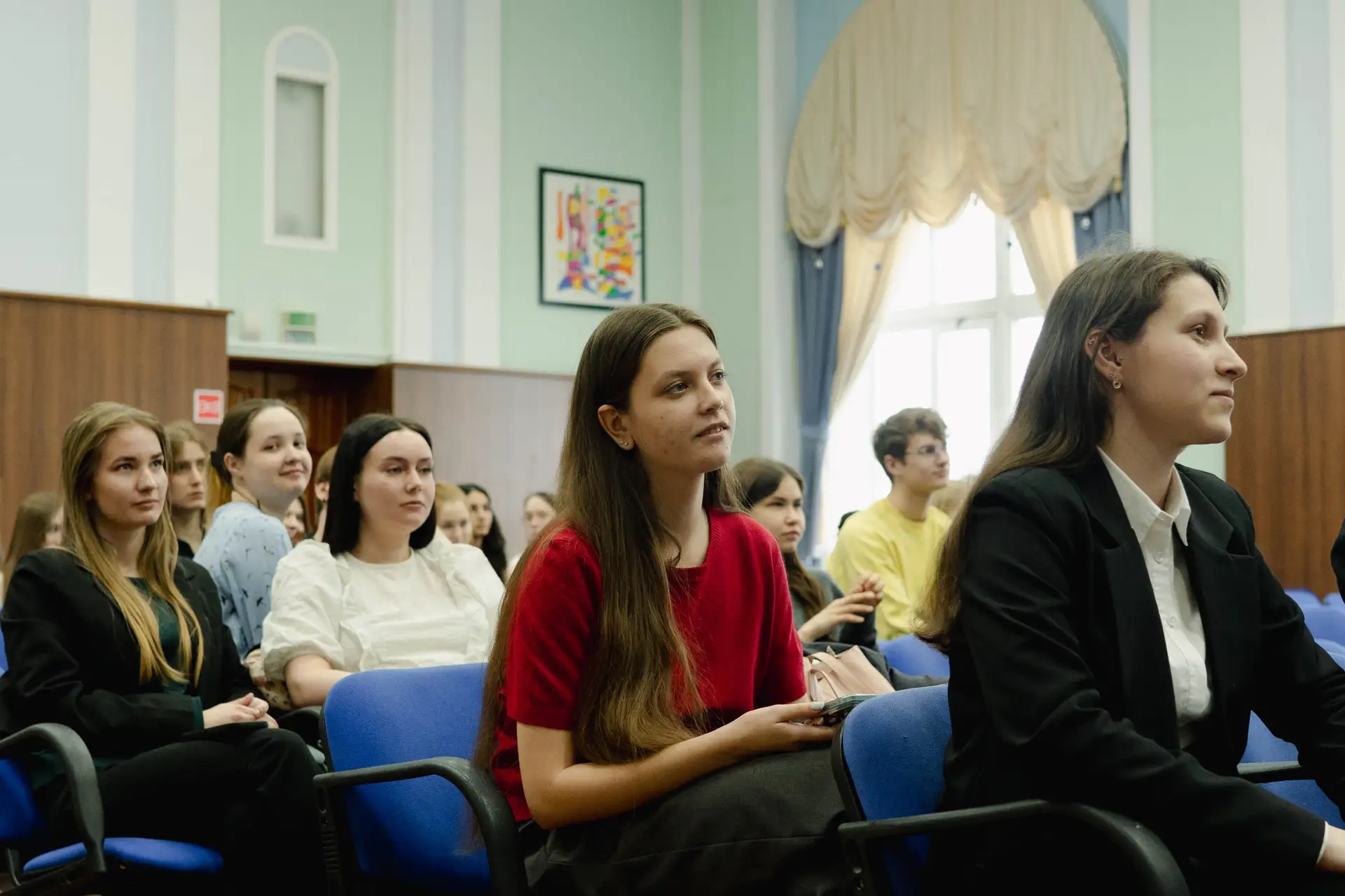 В НГЛУ наградили участников и победителей общеуниверситетского фонетического конкурса по французском