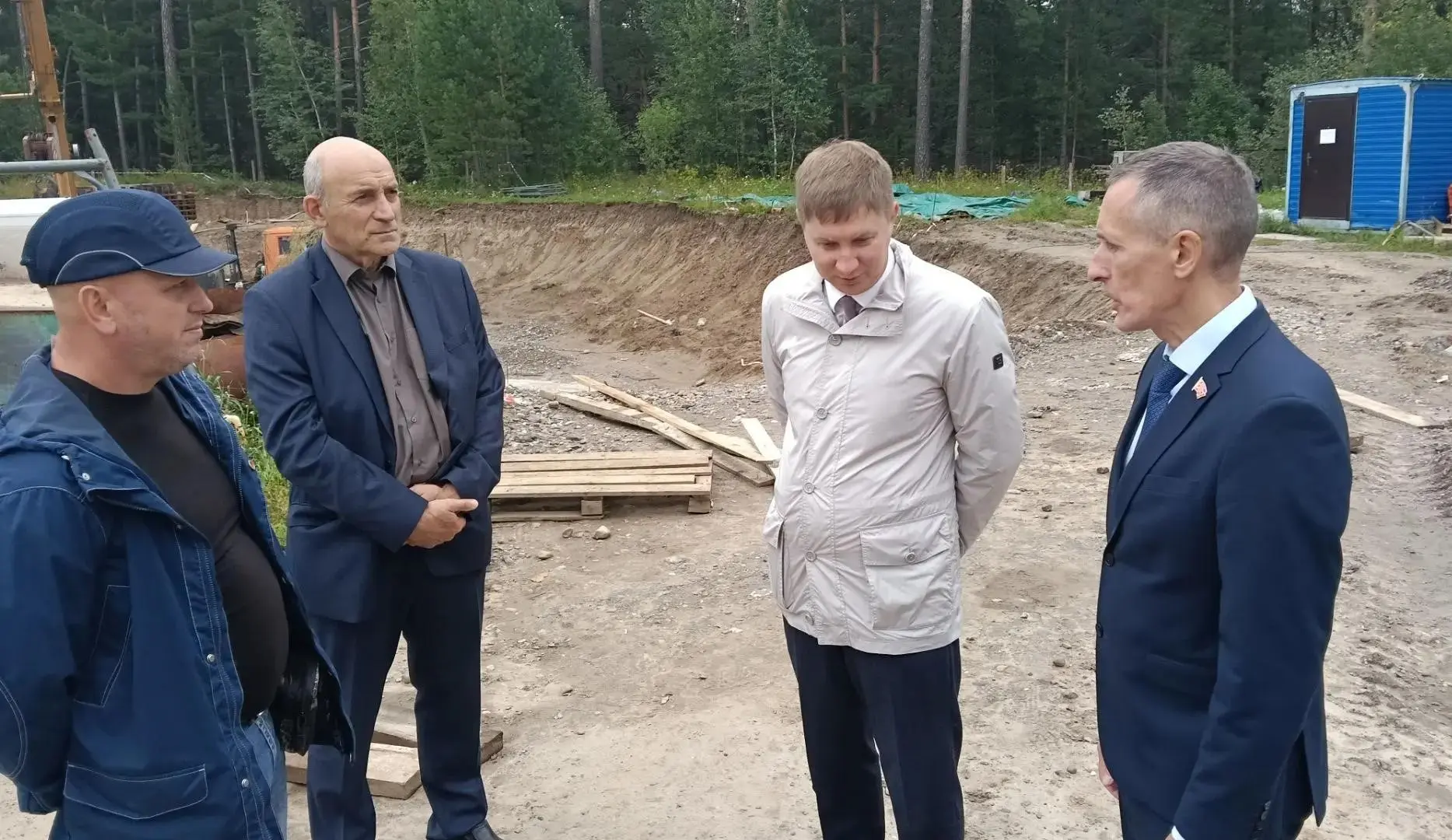 Сегодня осмотрел строящиеся очистные сооружения в посёлке Подгорном под Железногорском.