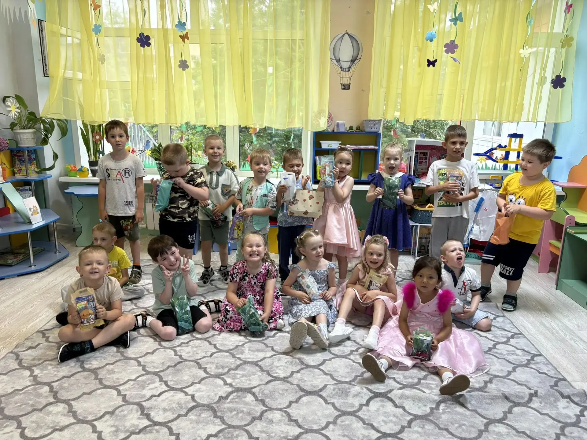 🎉 У кого сегодня праздник? У сада и  у нашего Фиксика — Матвея! 🥳

Сегодня день рождения не только