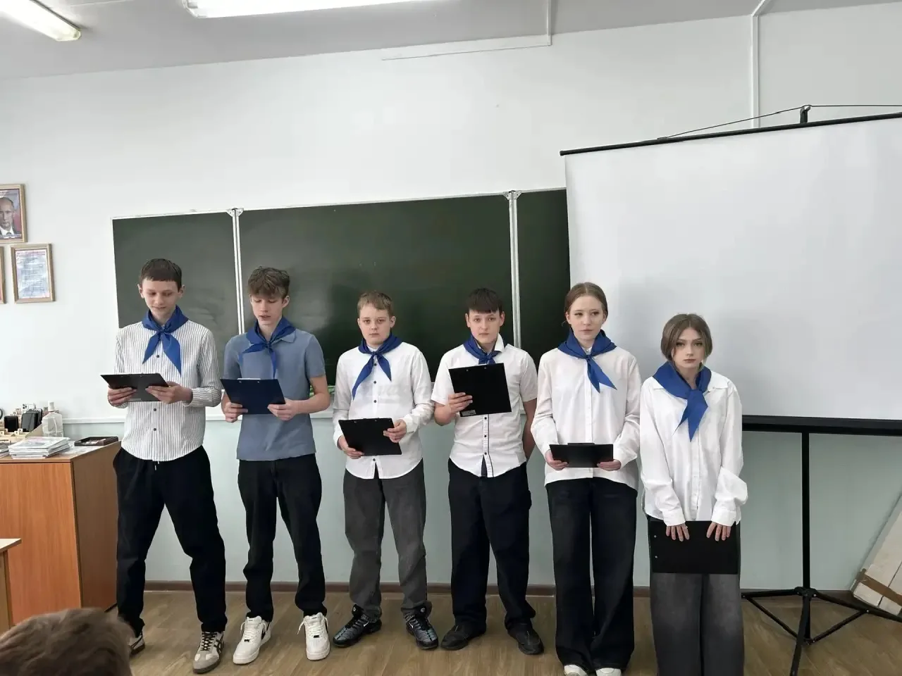 🕒 Пятиминутка «Осторожно, СПАЙС!» от учеников 7б  Сегодня наши ребята из 7б провели важную и нужную 