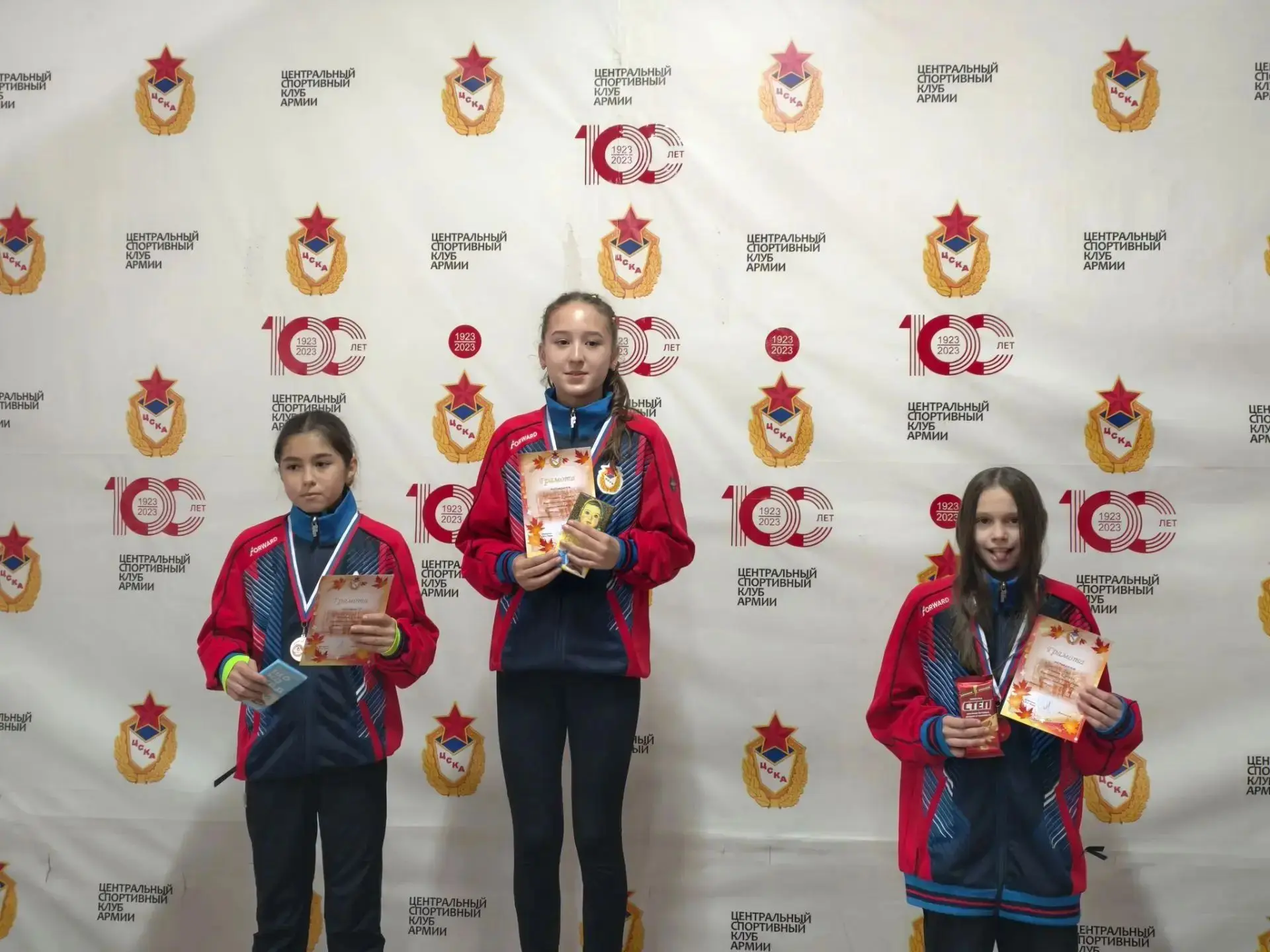 🏆Руднева Валерия из 6д заняла первое место в первенстве по кроссу "Золотая осень" спор...