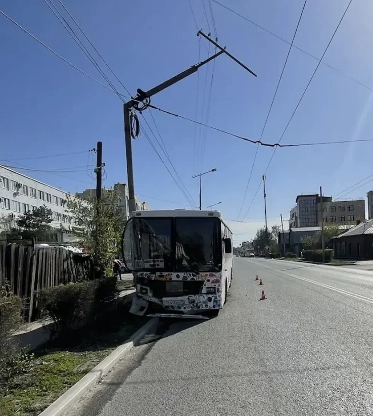 Прокуратура города Омска взяла на контроль установление обстоятельств ДТП с пассажирским транспортом
