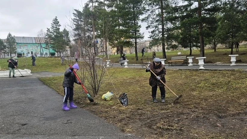 24 апреля коллектив спорткомплекса принял активное участие во Всероссийском субботнике в парке "Мир"