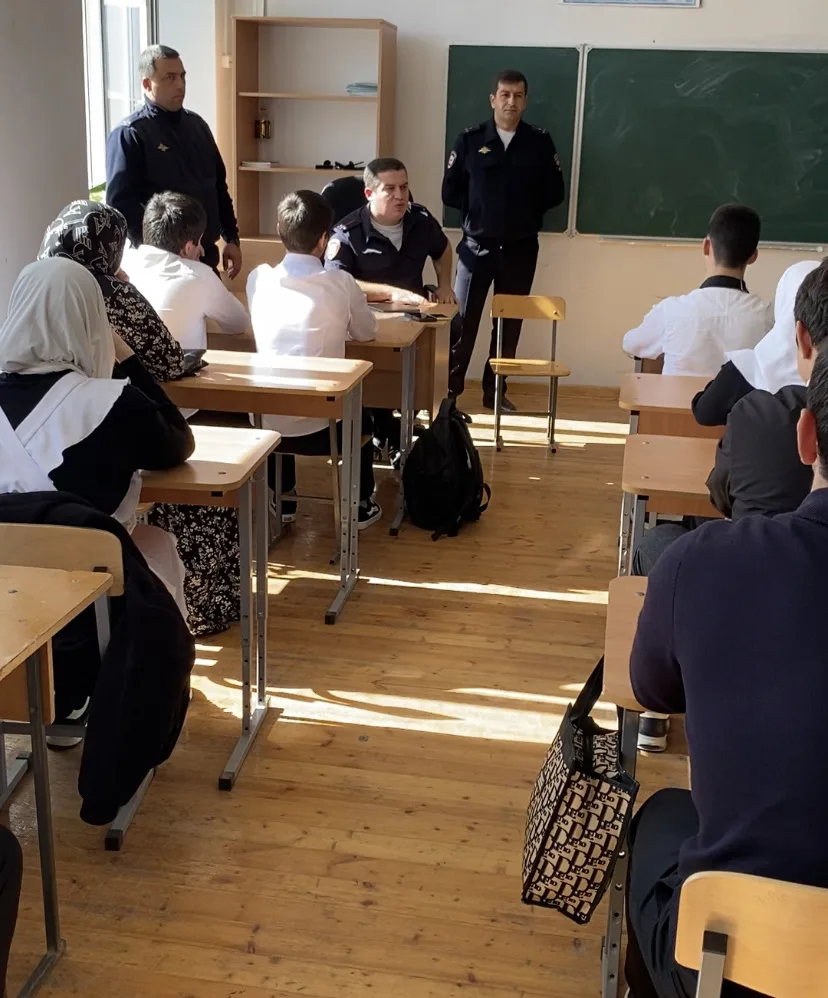 Встреча с инспекторами ПДН: «Терроризм. Основные меры предосторожности» В нашей школе состоялась про