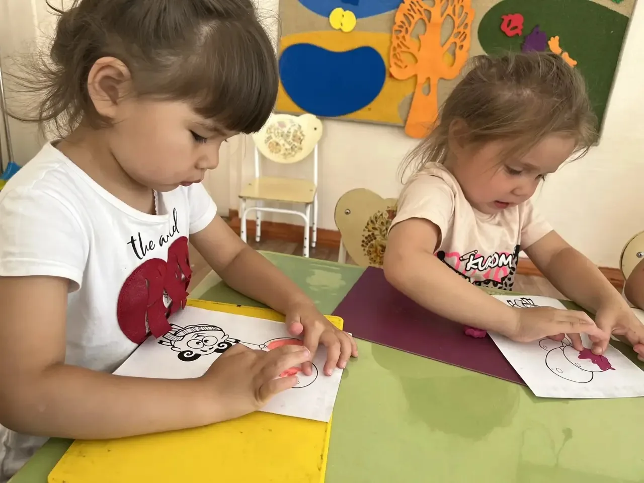 📢 С самого утра в группе «Пчелка» , как в настоящем улье -🦗кипит работа👍 Оказывается все удивител