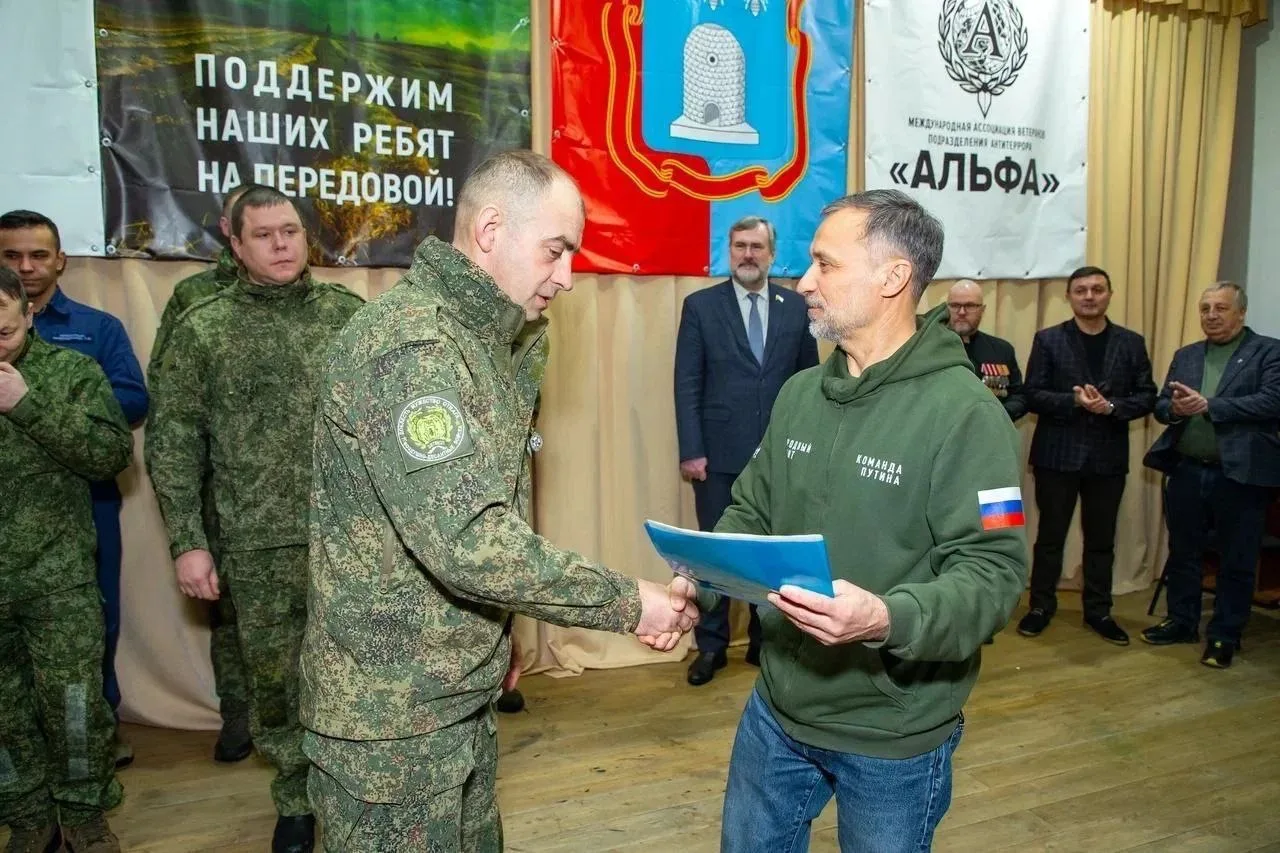 19 февраля, как представитель Народного фронта, участвовал в отправке очередного  гуман...