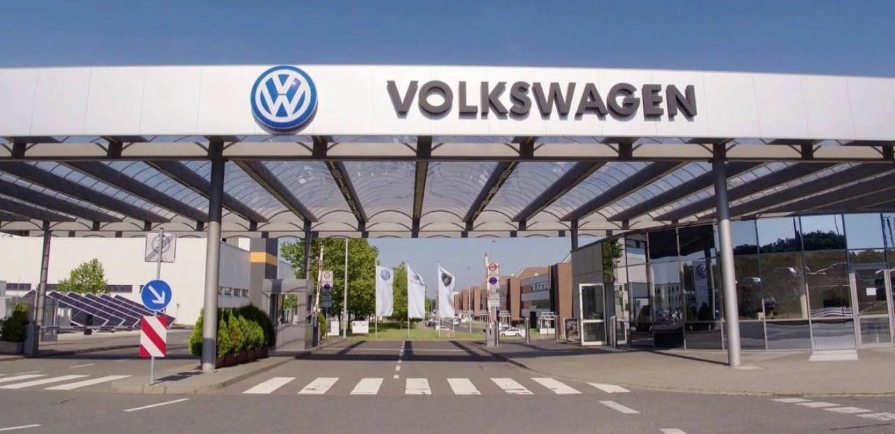Volkswagen разваливается — автогигант готовится закрыть сразу четыре завода в Германии,...