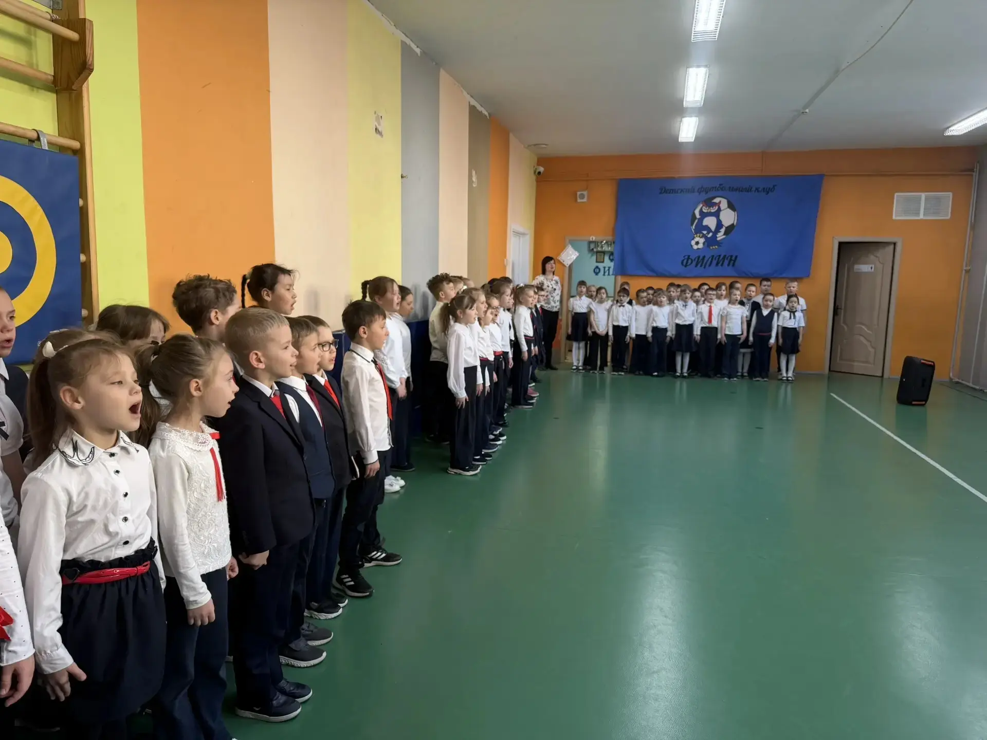 🌟✨ Последняя учебная неделя перед каникулами началась у нас традиционной линейкой! 🎉 Сегодня прошло 