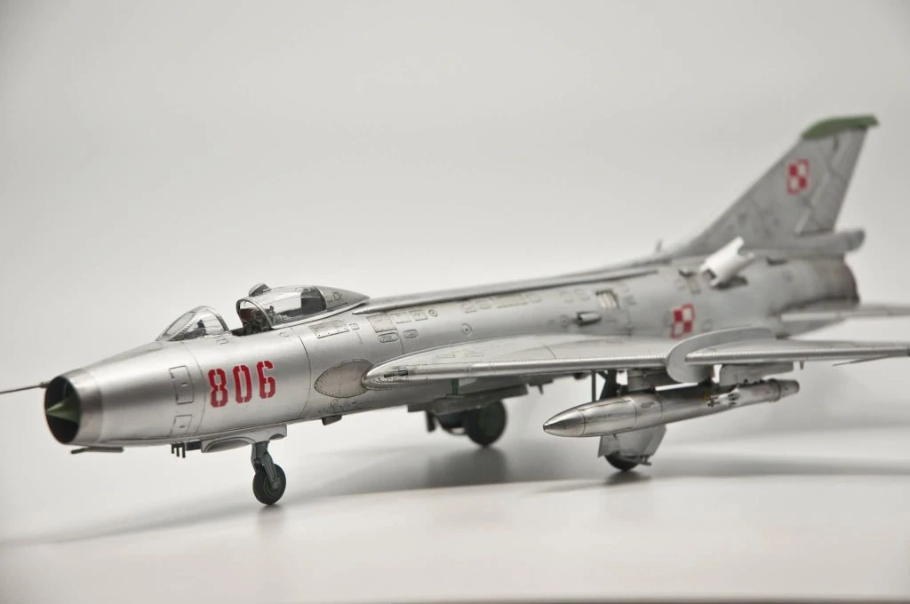 SU-7BKL, 3rd Fighter-Bomber Aviation Regiment, Bydgoszcz 1985.

Производитель: Smer 
Масштаб: 1/48 
