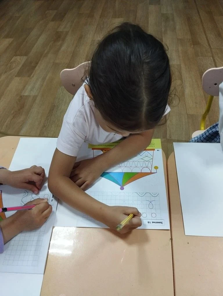 В возрасте 4-5 лет у детей активно развивается наглядно-образное мышление. Ребенку важно  не только 
