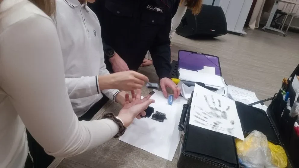 🔍 Встреча с криминалистами в день общественных наук!   В рамках дня общественных наук наши учащиеся 