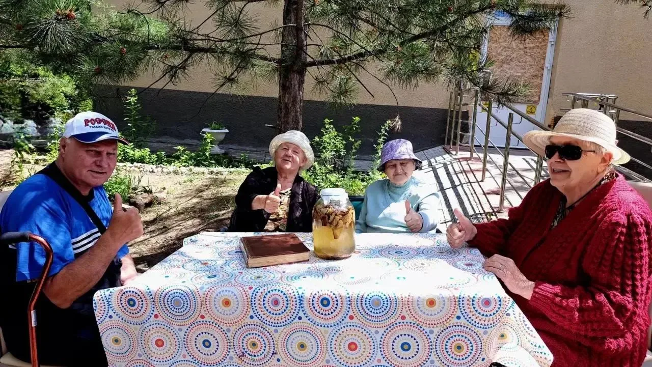 Лето🌞 -  время для освежающих напитков🥤!
Ергенинцы вспомнили детство и решили  приготовить  домашн