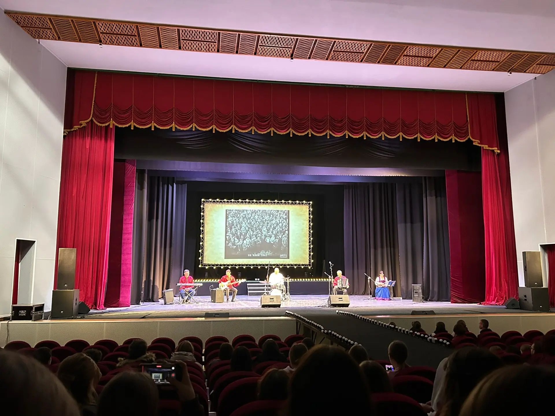 🎭 В рамках федеральной программы «Пушкинская карта» студенты Ленинградского социально-педагогическог