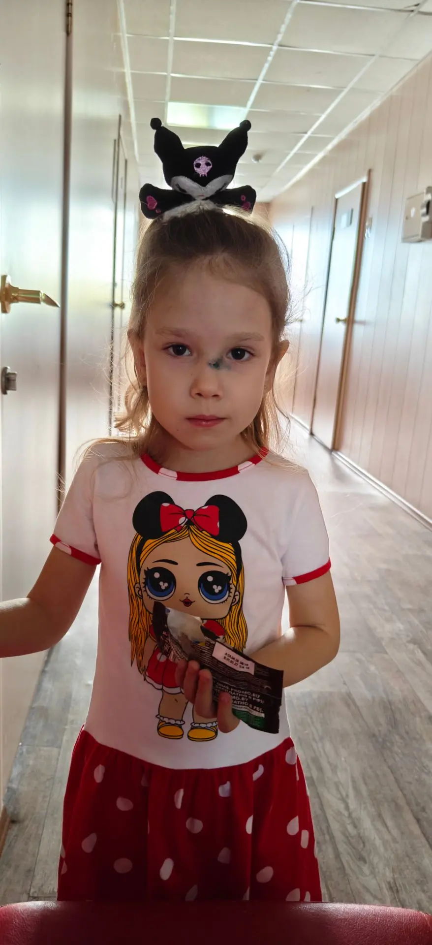 У этой мадам сегодня было аж два родительских собрания в саду .