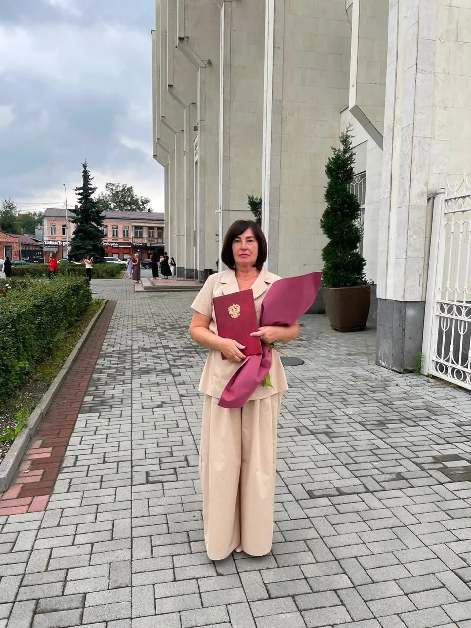 Уважаемая Лариса Николаевна! От всей души поздравляем Вас с заслуженной наградой — Почё...