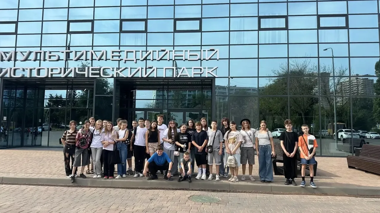 🎉 Ученики 6 «Ж» класса вместе с классным руководителем Ольгой Валерьевной Курильчик со...