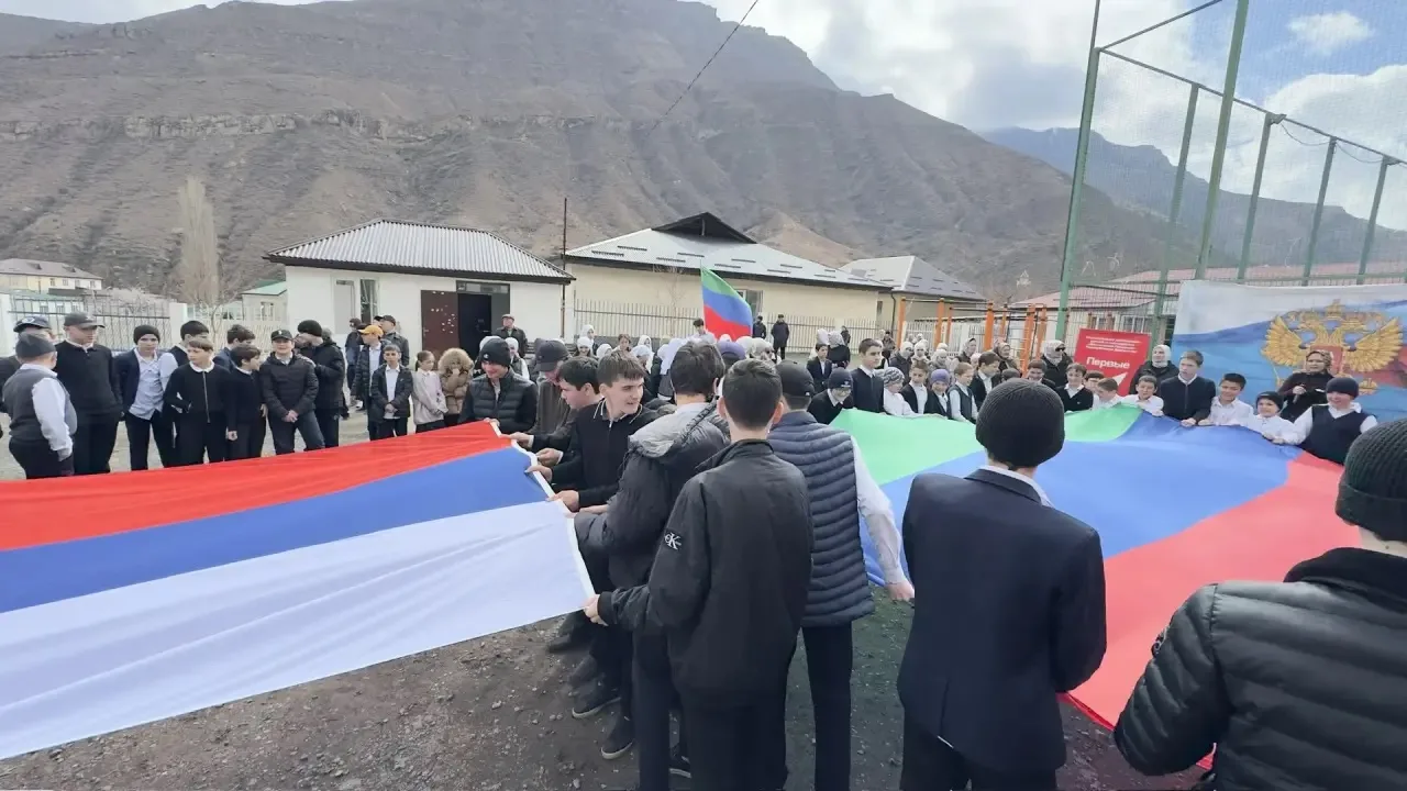 В Хебдинской СОШ отметили 12-летие воссоединения Крыма с Россией

Сегодня, 18 марта в МКОУ «Хебдинск