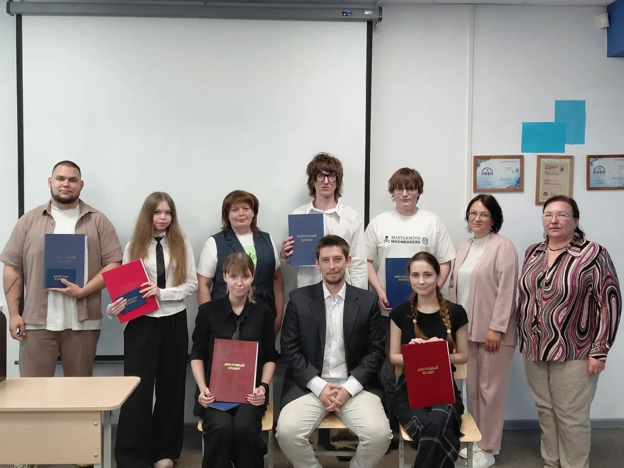 В Архангельском колледже телекоммуникаций им. Б. Л. Розинга продолжаются защиты дипломов 😎

11 июня