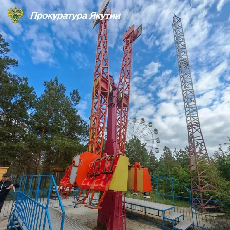 🎢 Девочка выпала из аттракциона в Якутске — директора парков проверят