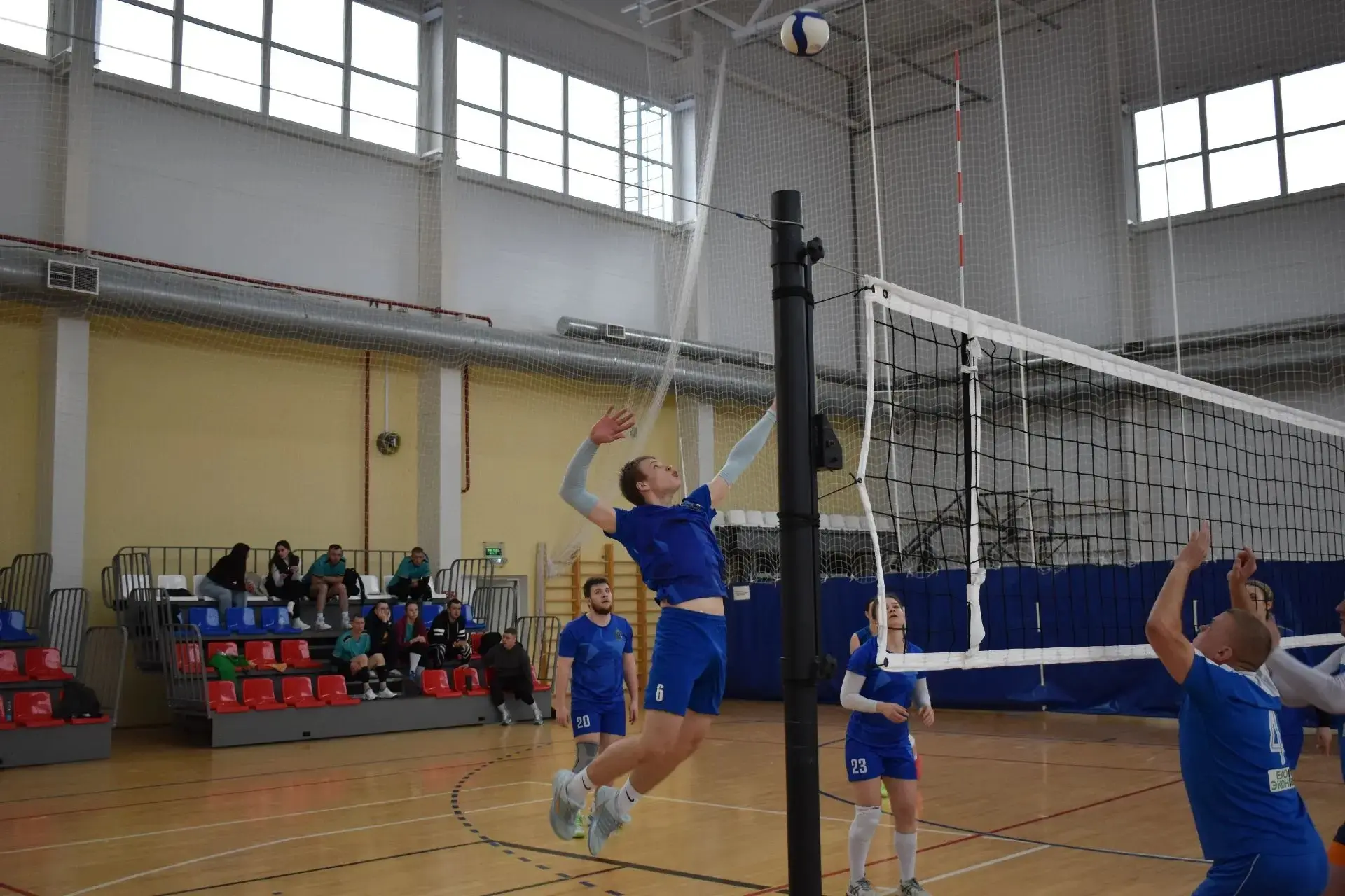 🏐Волейбольная команда ВГАУ приняла участие в корпоративных соревнованиях ГК «ЭкоНива»   21-го марта 