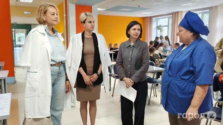 В Заречном родители проверили питание в пришкольных лагерях