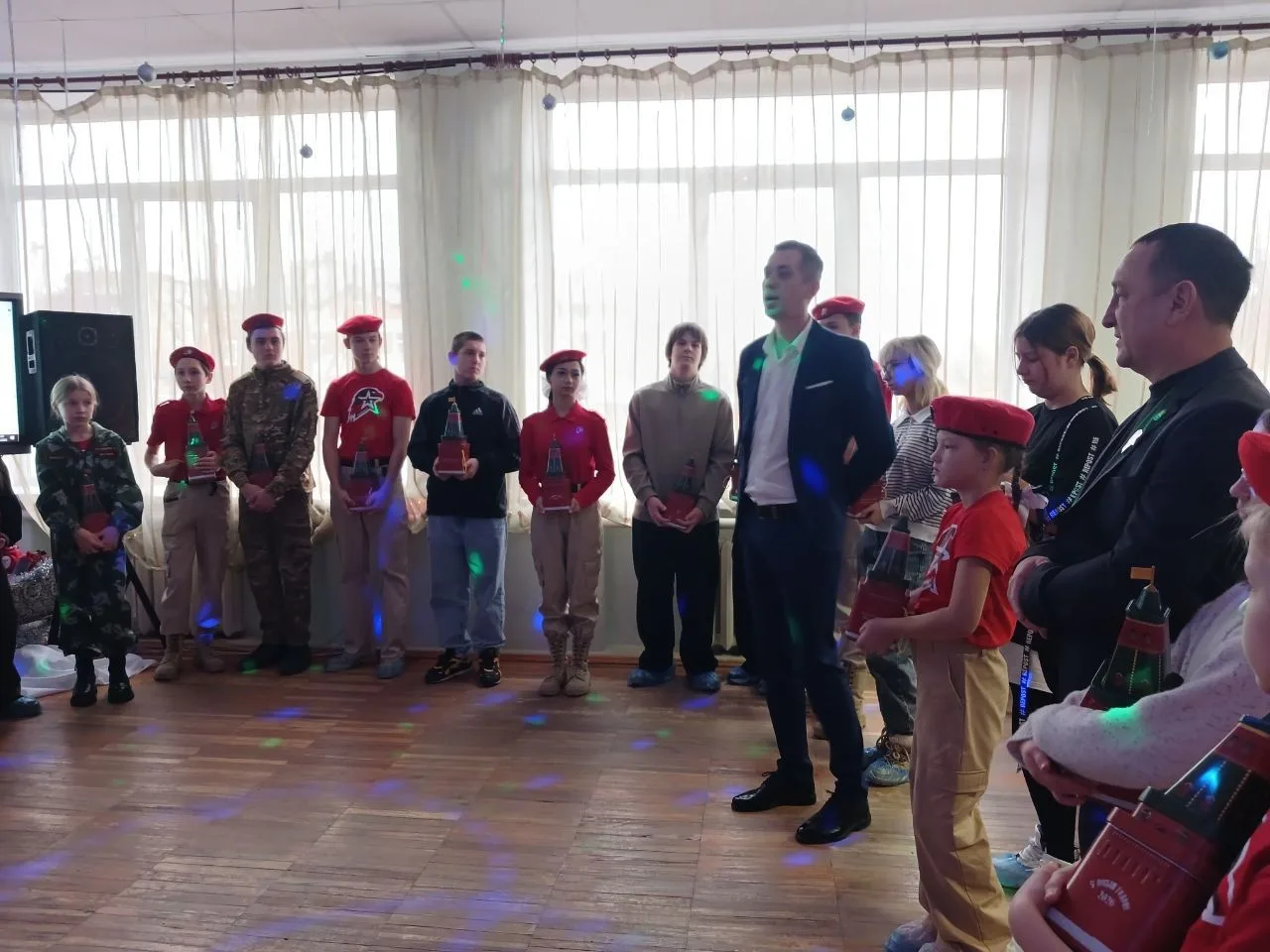 «Юнармейская елка» 🎄В новогодние дни в Доме детского творчества прошёл увлекательный квиз для юнарме