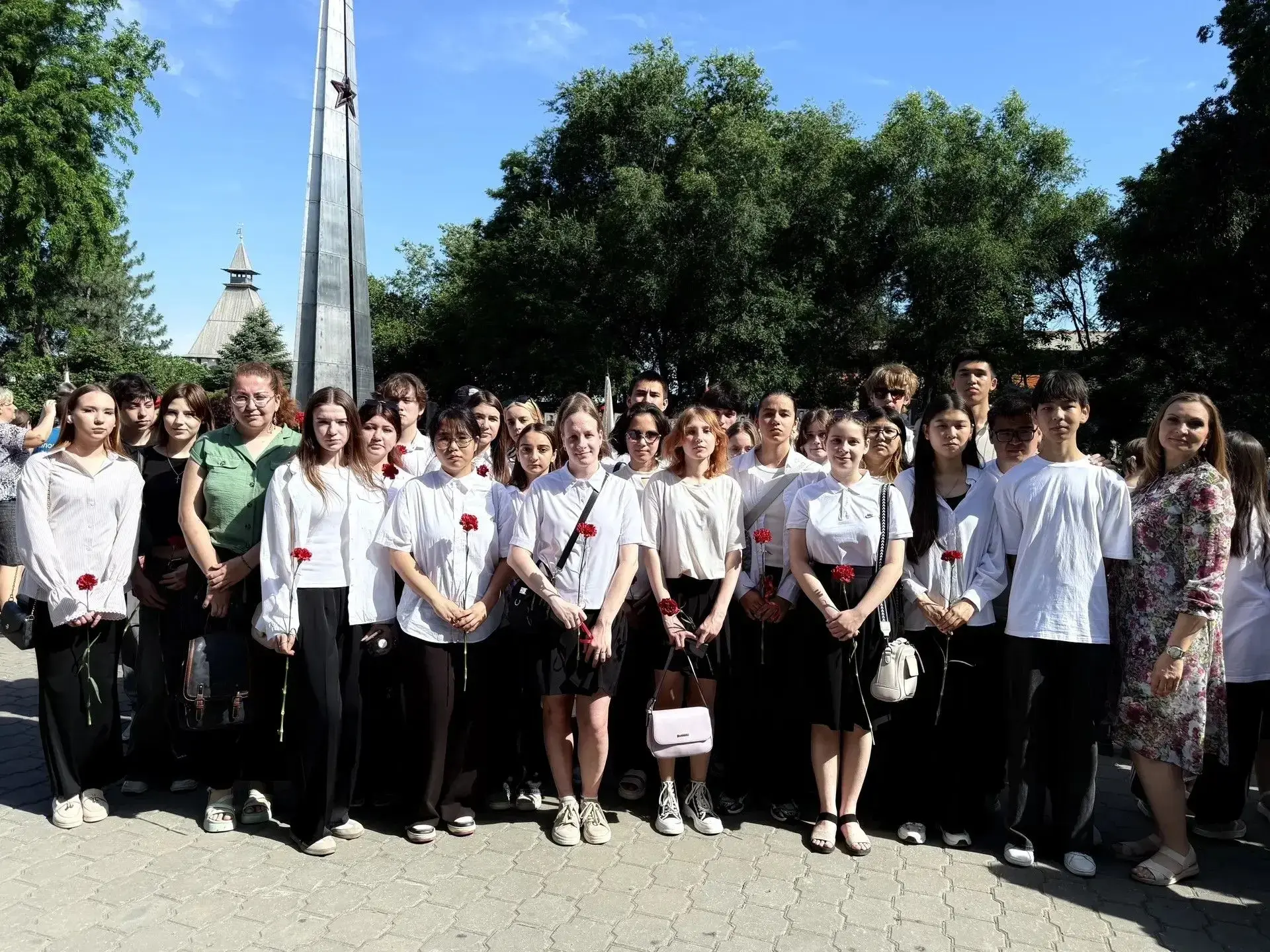 Накануне Дня памяти и скорби в школах, колледжах и учреждениях дополнительного образова...