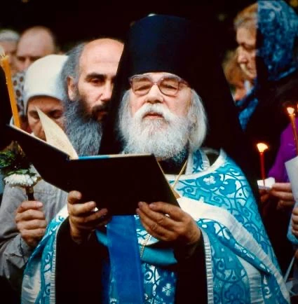 Никогда не забывайте, что слова назидают, а примеры влекут! И зло никогда злом не изжив...