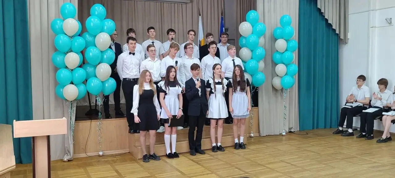 Поздравляем наших выпускников 9-х классов! 🎉